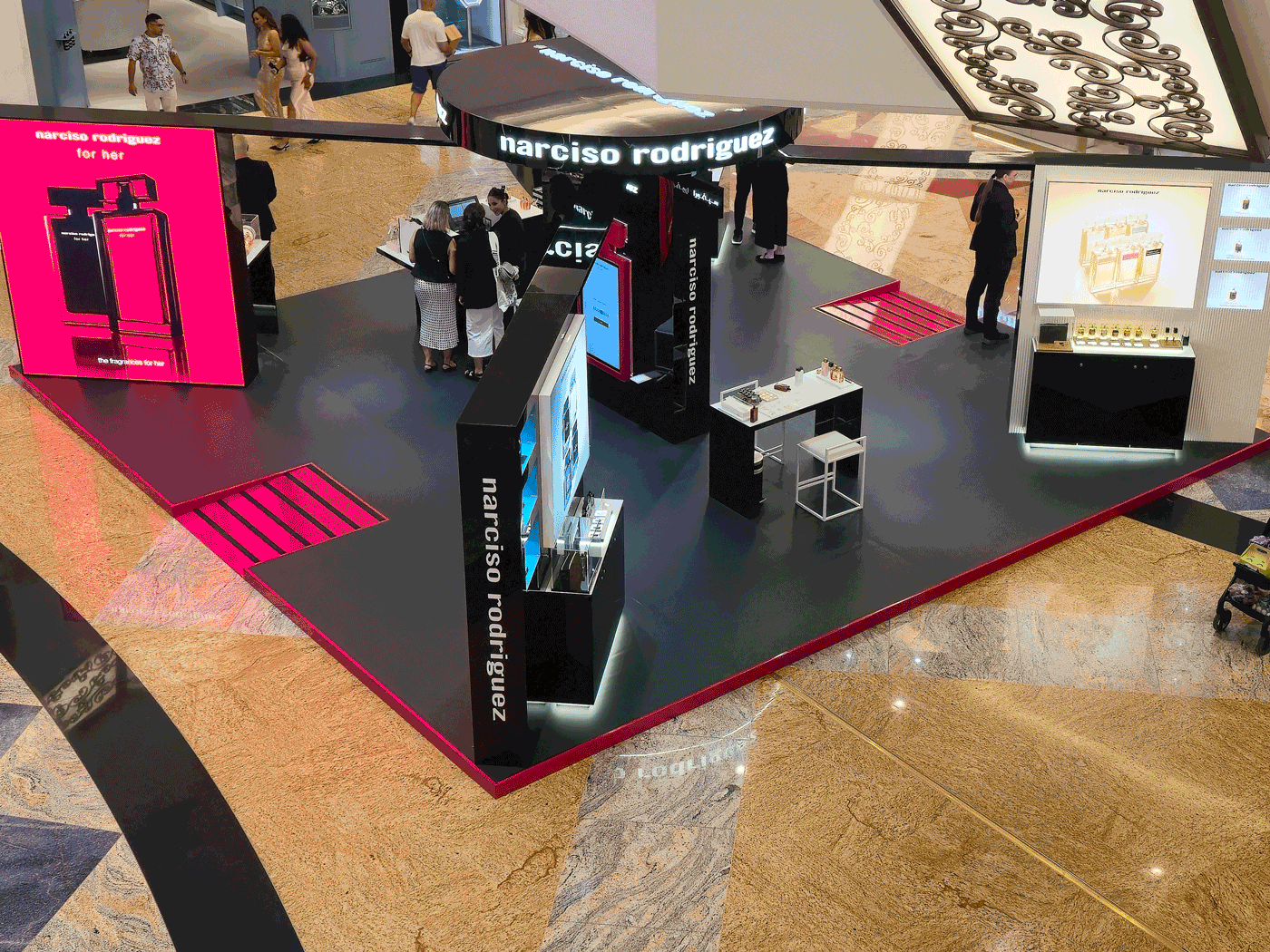 narciso rodriguez podium pop up mall of the emirates